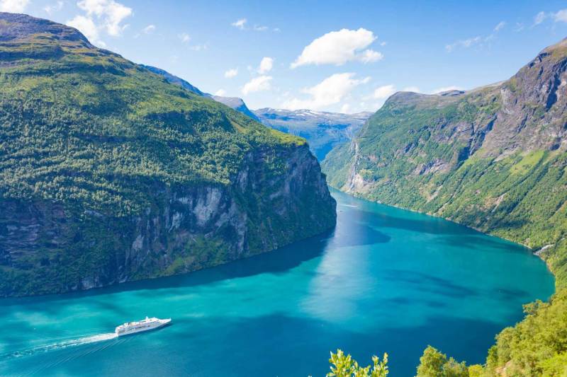 Cruise Vacations